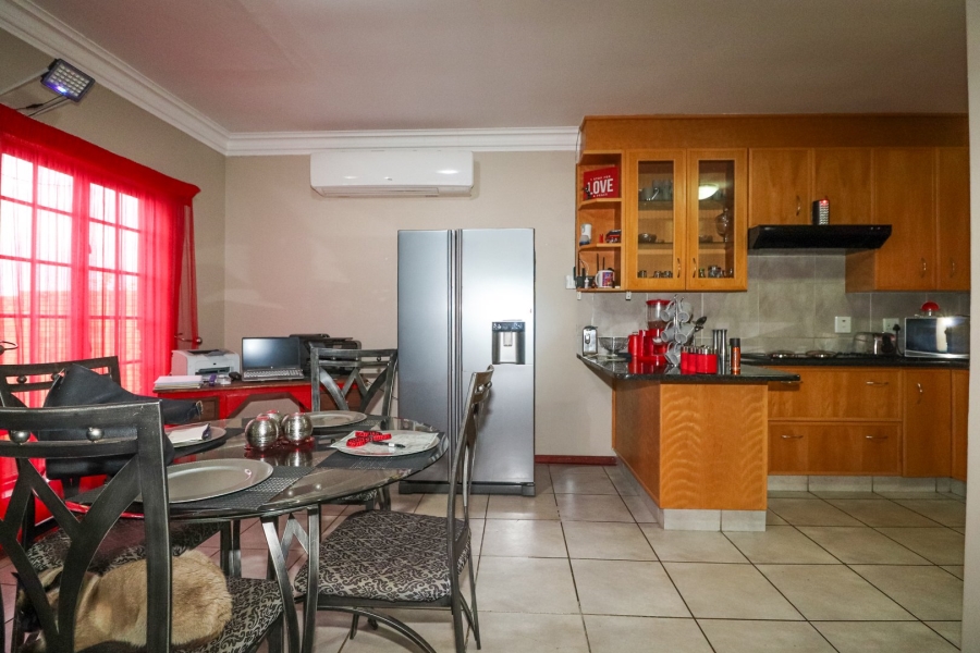 3 Bedroom Property for Sale in Flamwood North West